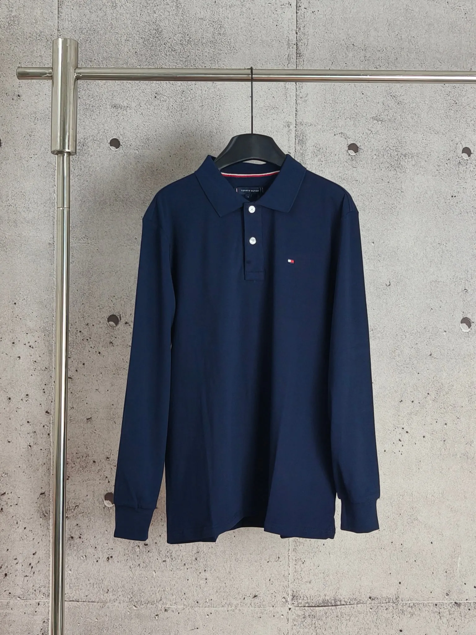 P200 Real shot quality High version Tommy embroidered polo shirt lapel long sleeves High-end quality Complete with three labels, comfortable and breathable, classic and simple, exquisite and fashionable, details show high-end quality Color: Black White Gray Navy Size: M-XXL